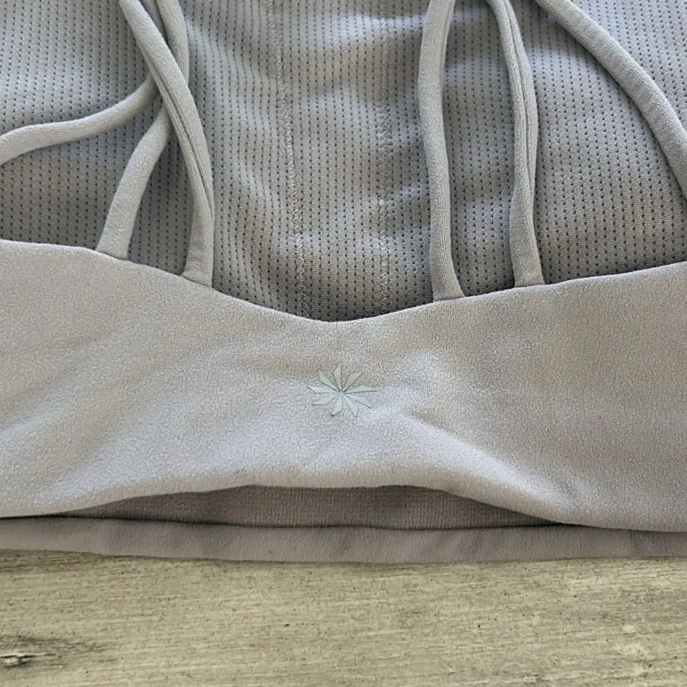 Athleta lavender sports bra size medium